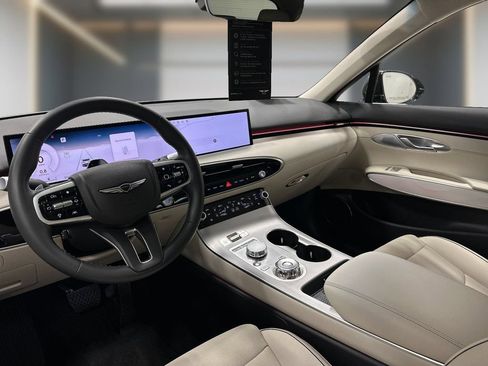 Certified 2026 Genesis GV70 2.5T Advanced AWD/4WD image 8