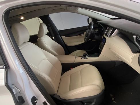 Used 2019 INFINITI QX50 Luxe AWD/4WD image 9