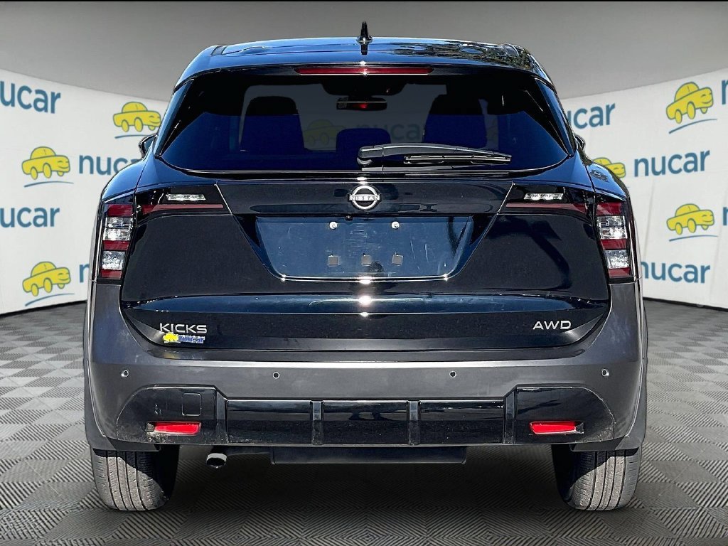 Used 2025 Nissan Kicks SV AWD/4WD image 5