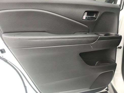 Used 2022 Honda Pilot Touring image 9