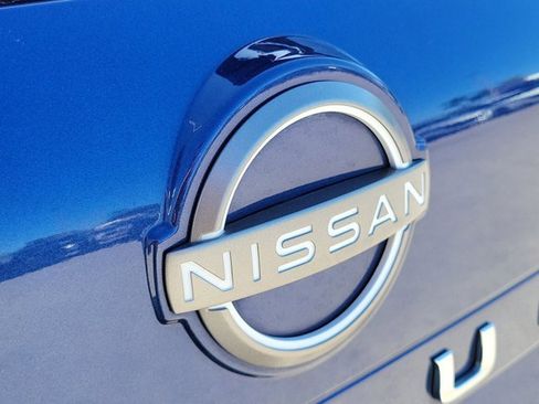 Used 2023 Nissan Rogue S image 11