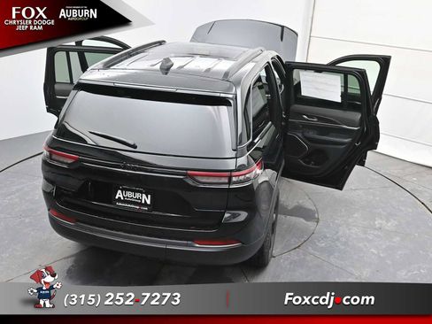 New 2026 Jeep Grand Cherokee Limited w/ Limited Altitude Package image 35