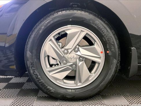 New 2026 Hyundai Elantra SE image 12