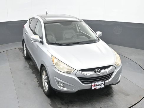 Used 2011 Hyundai Tucson Limited w/ Premium Pkg 3 FWD image 30
