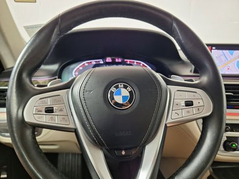Used 2022 BMW 740i w/ Premium Package RWD image 15