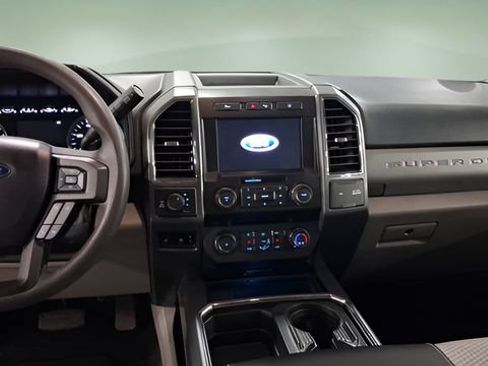 Used 2020 Ford F250 XLT w/ XLT Premium Package AWD/4WD image 12