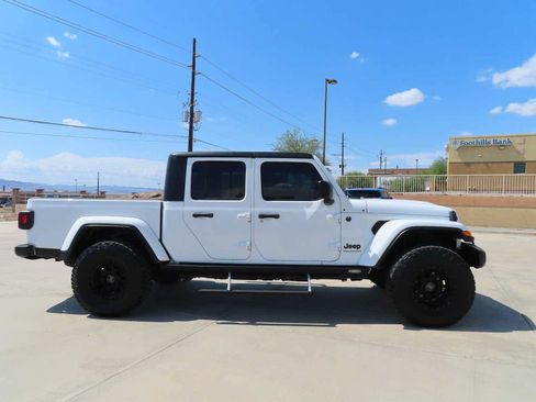 Used 2023 Jeep Gladiator Sport AWD/4WD image 9