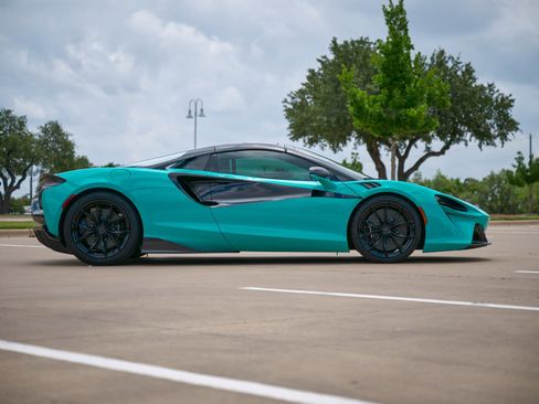 Used 2025 McLaren Artura Spider RWD image 10