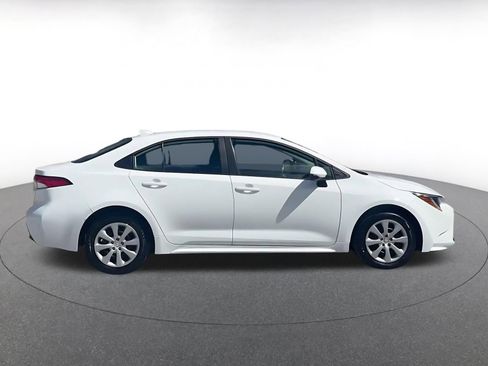 Used 2025 Toyota Corolla LE image 16
