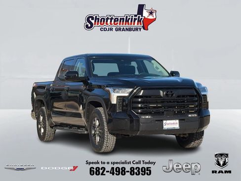 Used 2023 Toyota Tundra SR5 w/ SR5 Convenience Package AWD/4WD image 1