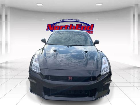 Used 2024 Nissan GT-R Premium w/ Floor Mat Package AWD/4WD image 3