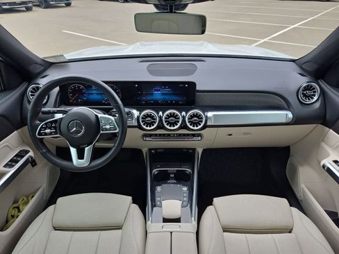 Used 2022 Mercedes-Benz GLB 250 image 14
