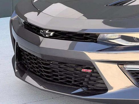 Used 2017 Chevrolet Camaro SS RWD image 31