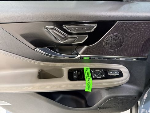 New 2026 Lincoln Corsair Premiere image 12