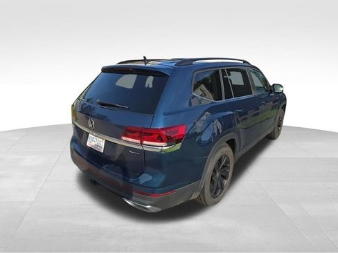 Used 2023 Volkswagen Atlas SE w/ Panoramic Sunroof Package AWD/4WD image 3