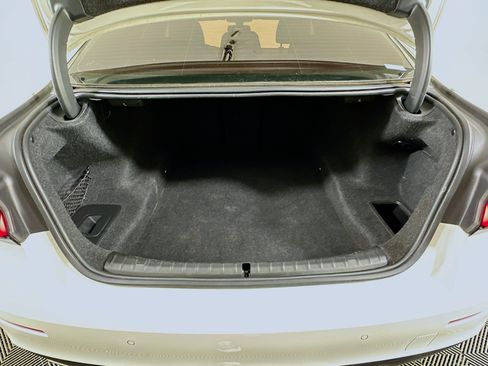 Used 2022 BMW 530i w/ Convenience Package RWD image 31