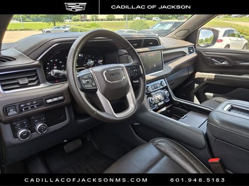 Used 2023 GMC Yukon XL Denali AWD/4WD image 16