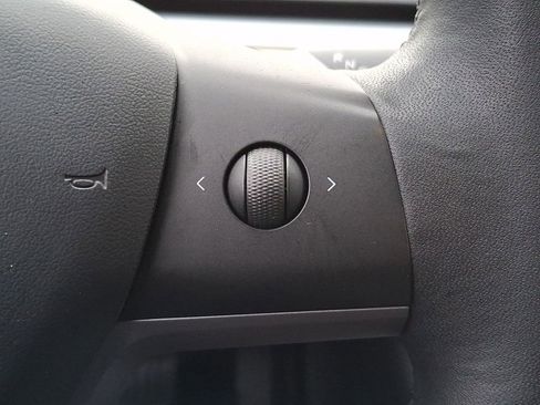 Used 2020 Tesla Model 3 Standard Range Plus image 22