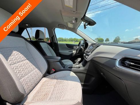 Used 2022 Chevrolet Equinox LS FWD image 34