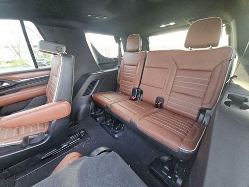 Used 2023 GMC Yukon Denali Ultimate image 34