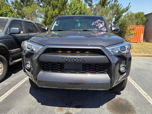 Used 2022 Toyota 4Runner SR5 Premium w/ Moonroof Package RWD image 2