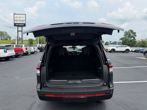 Used 2023 Lincoln Navigator L Reserve AWD/4WD image 12