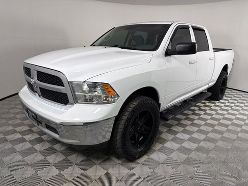 Used 2019 RAM 1500 Classic SLT AWD/4WD image 9
