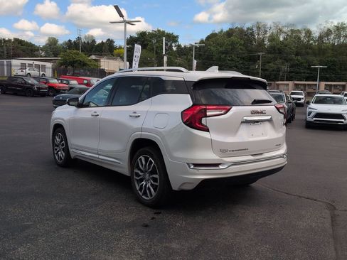 Certified 2022 GMC Terrain Denali w/ Denali Premium Package AWD/4WD image 7