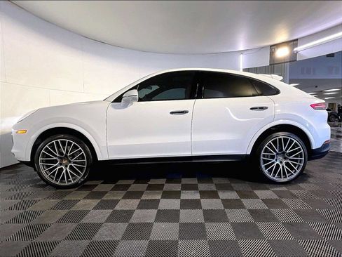 Certified 2023 Porsche Cayenne Coupe AWD/4WD image 2