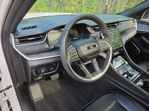 Used 2024 Jeep Grand Cherokee Limited 4xe AWD/4WD image 17