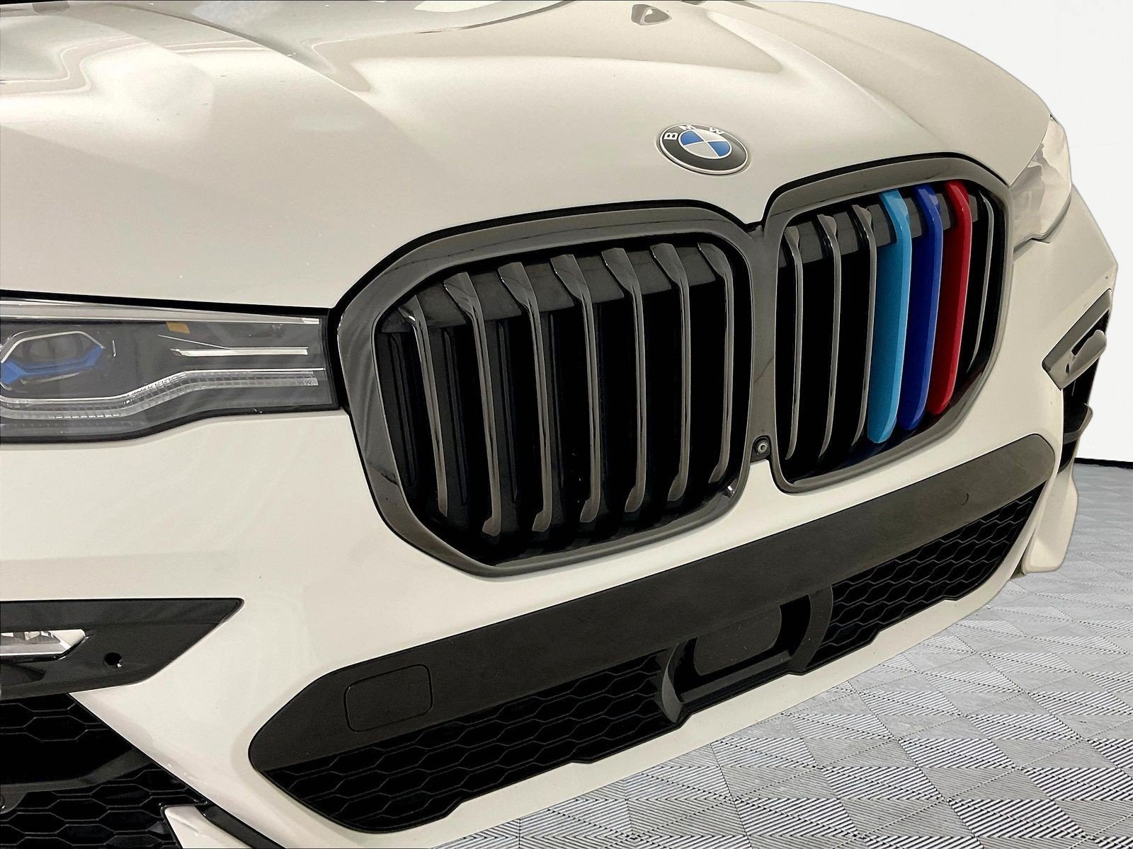 Used 2022 BMW X7 M50i AWD/4WD image 34
