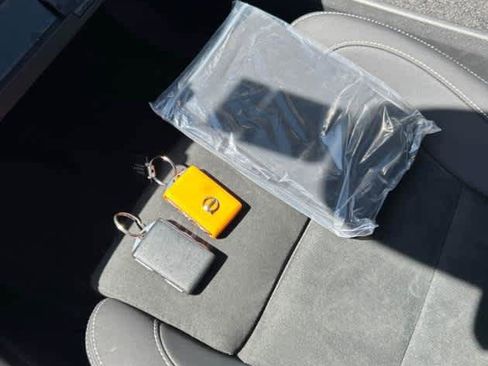 Used 2023 Volvo C40 P8 Recharge Ultimate image 2