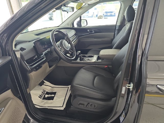 Certified 2025 Kia Carnival FWD image 13