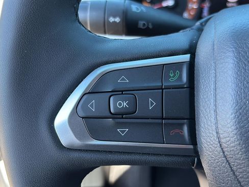 Used 2025 Jeep Compass Limited AWD/4WD image 13