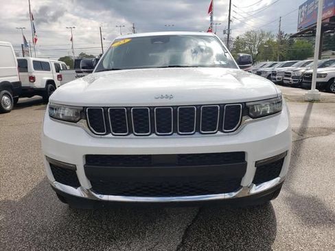 Used 2023 Jeep Grand Cherokee L Limited AWD/4WD image 9