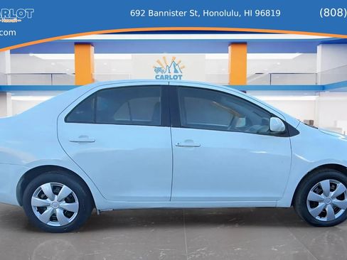 Used 2009 Toyota Yaris Sedan FWD image 2