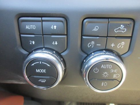 New 2026 GMC Sierra 2500 Denali Ultimate w/ Max Trailering Package image 17