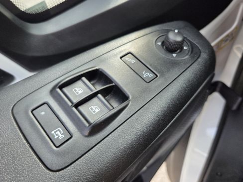 Used 2025 RAM ProMaster 2500 w/ Convenience Group FWD image 39