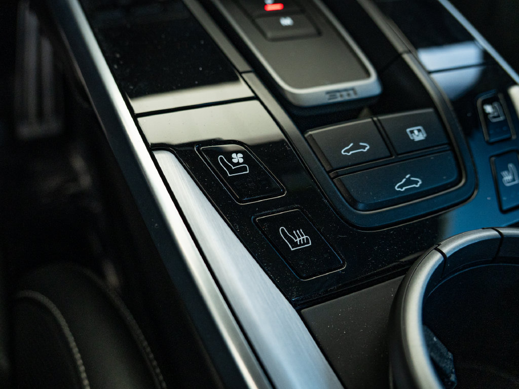 Certified 2022 Porsche 911 Turbo AWD/4WD image 13