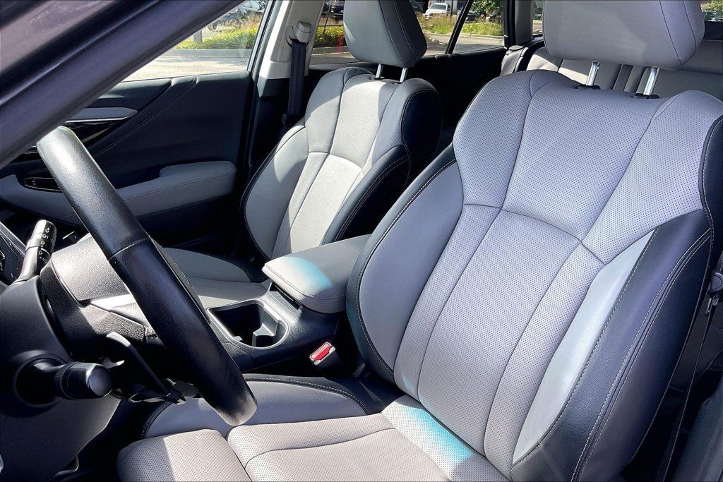 Used 2022 Subaru Outback Limited AWD/4WD image 28