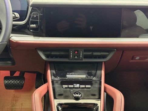 New 2026 Porsche Cayenne image 14