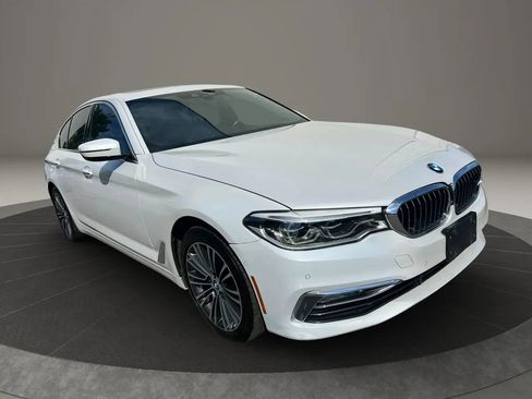 Used 2018 BMW 530e xDrive w/ Premium Package 2 AWD/4WD image 3