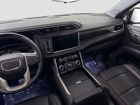Certified 2023 GMC Yukon XL Denali w/ Denali Reserve Package AWD/4WD image 29
