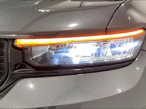 Used 2024 Jeep Grand Cherokee Altitude image 34