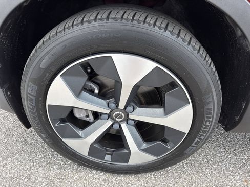 Certified 2023 Volvo XC40 B5 Plus w/ Driver Assist Package AWD/4WD image 41