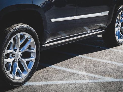 Used 2019 Cadillac Escalade Premium Luxury image 25