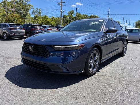 Used 2024 Honda Accord EX image 3