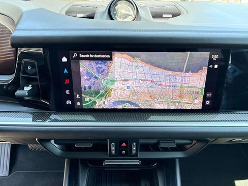 Certified 2024 Porsche Cayenne Coupe AWD/4WD image 25