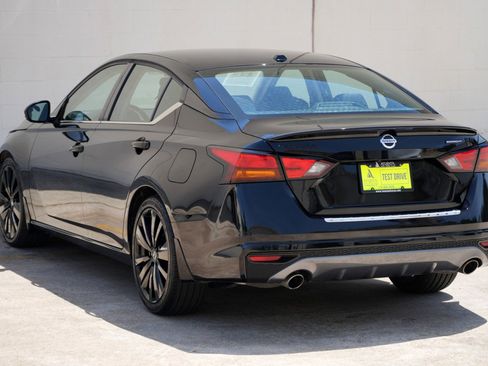 Used 2022 Nissan Altima 2.5 SR w/ Midnight Edition Package FWD image 45