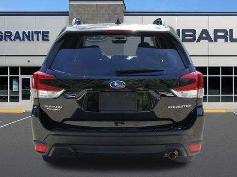 Used 2020 Subaru Forester Limited image 8